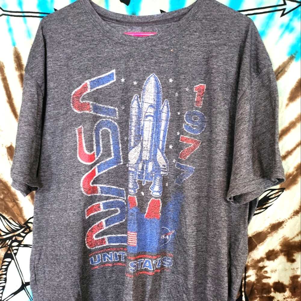 men's t-shirt